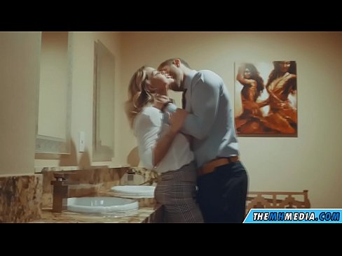 ❤️ जेव्हा एखादी बस्टी सोनेरी तुम्हाला सार्वजनिक शौचालयात मोहित करते ❤❌  mr.sexvideosex.top वर  ❌️